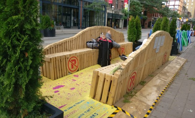 Photo of Caravanserais King Street installation