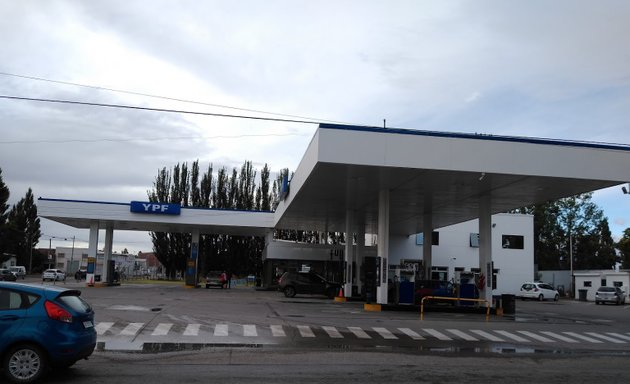 Foto de Estacion de Servicio ypf Caristo Hnos srl