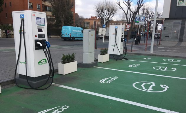 Foto de Charge and Parking Charging Station