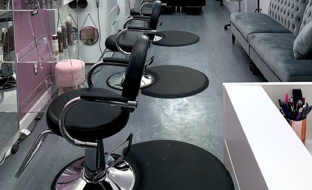 Photo of Extraglossy Salon
