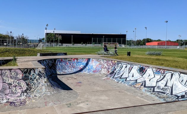 Photo of Parc Marcel-Laurin skatepark