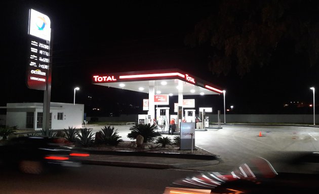 Foto de Estación de Combustibles Total La Herradura