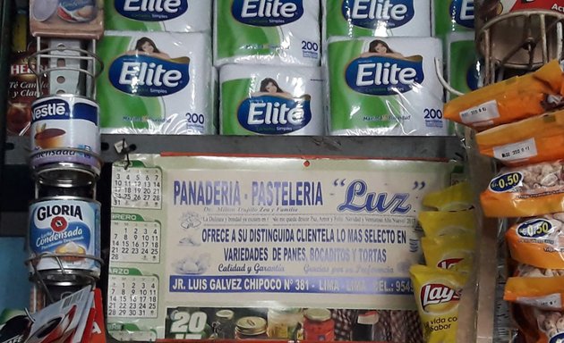 Foto de Panaderia-Pasteleria "Luz"