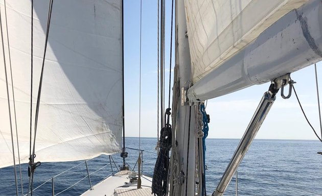 foto AVUI - Scuola e Servizi per la Nautica