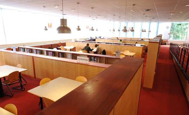 Photo de Bibliothèque Universitaire Sciences Métare