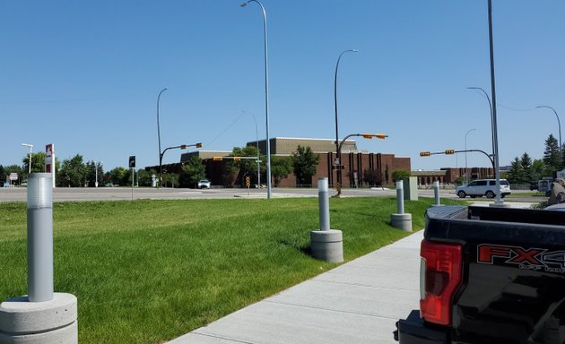 Photo of CIBC Branch with ATM