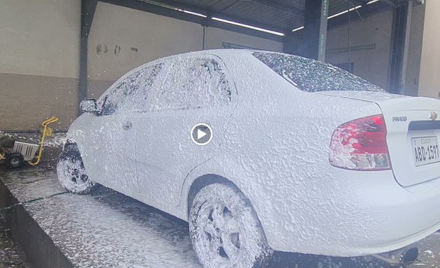 Foto de Lavadora y lubricadora PREMIUM CARWASH