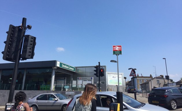 Photo of Streatham Common Station