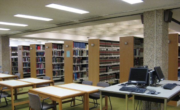 Photo of John A. Weir Memorial Law Library