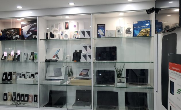 foto iStore Milano Vendita e Assistenza Cellulari Usati