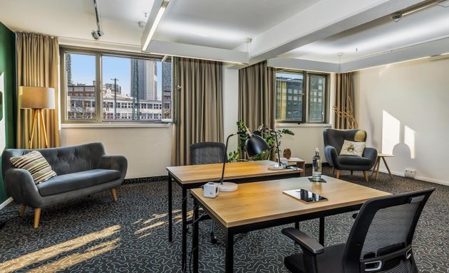 Foto von Wojo Coworking Frankfurt - Novotel City | Büro und Konferenzräum mieten