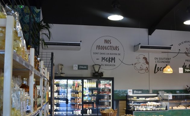 Photo de Petit Paysan magasin fermier Aix - fruits et légumes de saison - boucherie - fromagerie - épicerie