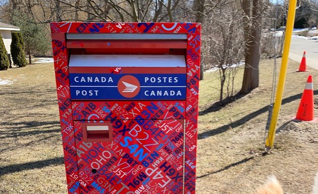 Photo of Canada Post mailbox