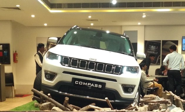 Photo of Jeep Showroom