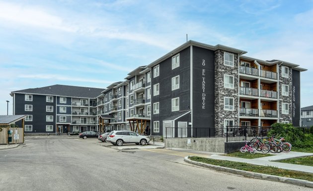 Photo of Addison Square Apartments - Skyline Living