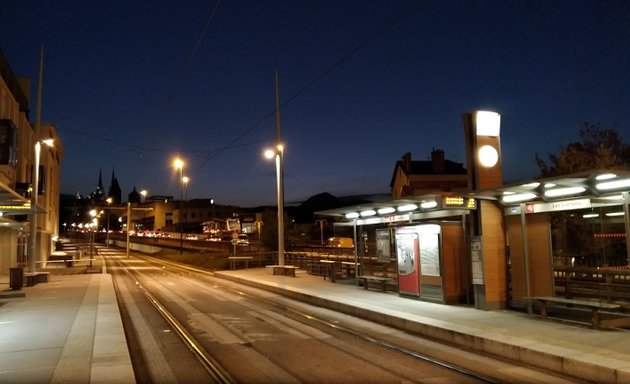 Photo de Les Carmes - arrêt tramway