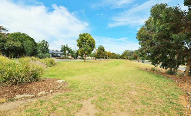 Photo of Harbrow Grove Reserve