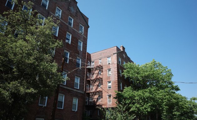 Photo of Newcombe Square