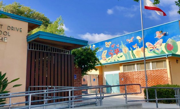Photo of Hillcrest Drive Elementary School