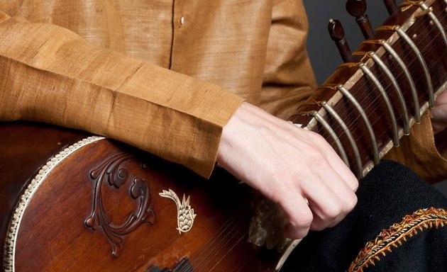 Photo de Nicolas Delaigue - Sitar, Surbahar, Musique d'Inde du nord, Musique indienne