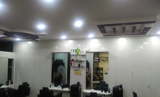 Photo of SELDOM Unisex Hair & Beauty Salon
