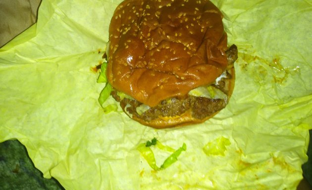 Photo of Adu Burger