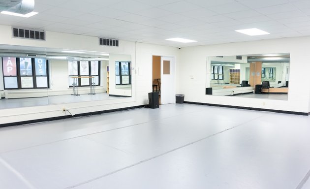 Photo of Mayfair Arts Center, a program of the Chicago Human Rhythm Project
