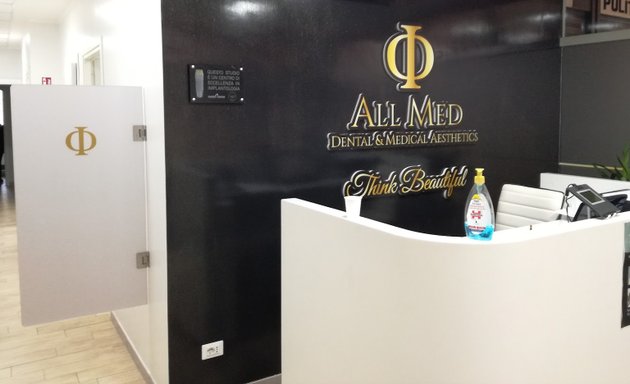 foto Studio dentistico All Med Acilia