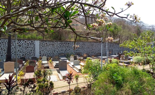 Photo of Baha'i Cemetery, Antop Hill, Mumbai