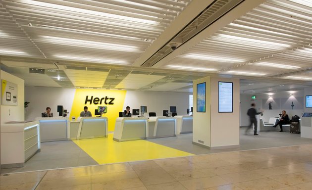 Foto von Hertz Autovermietung Frankfurt am Main Flughafen