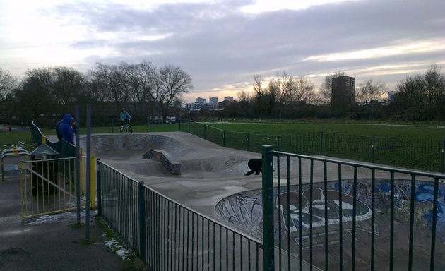 Photo of Finsbury Park Concrete Skatepark & Bowl