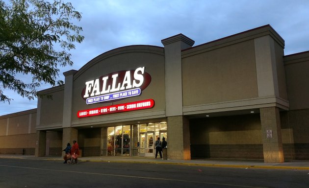 Photo of Washington Square Mall.