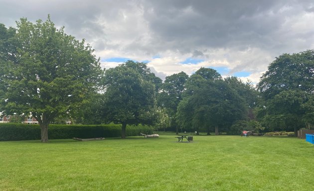 Photo of Elmhurst Gardens