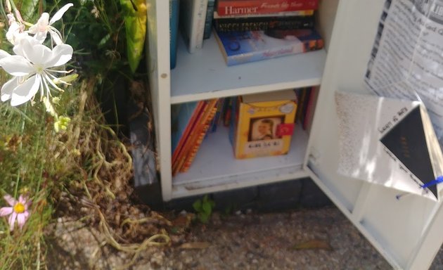 Photo of Kate Street Library / Kate Street Little Free Library