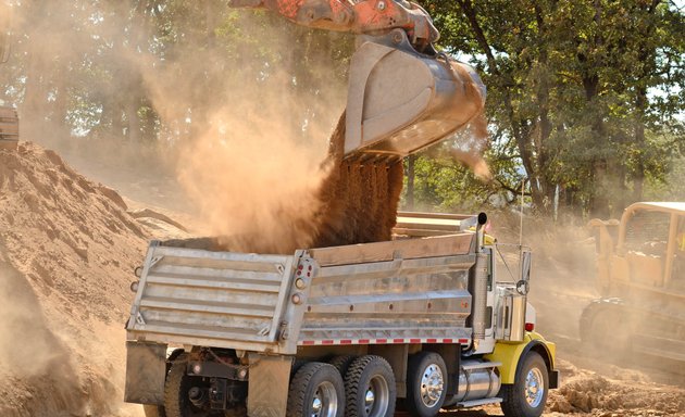 Photo of Grizzly Hauling & Moving