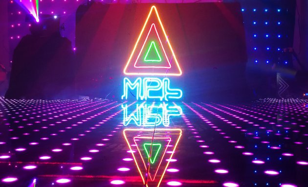 Foto de MegaPartyLed - DJ Fiestas full led - fluor Arriendo de Pista de baile LED y Show de Robot Led en Las Condes, Lo Barnechea, Vitacura, La Reina, Chicureo, Providencia, Ñuñoa, Peñalolen