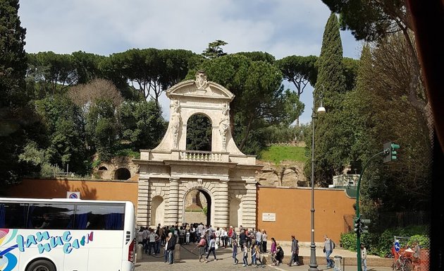 foto Intesa Sanpaolo S.p.A. - Filiale Tradizionale