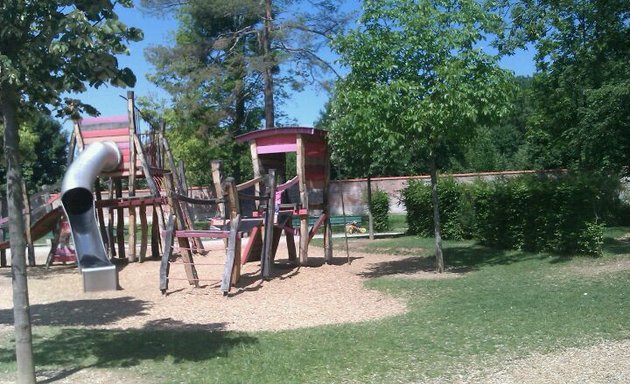 Foto von Spielplatz an der Schlossmauer Nymphenburg