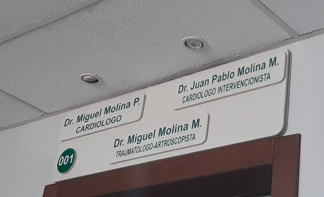 Foto de Dr. Juan Pablo Molina M.