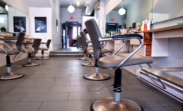 Photo of Harlots Hair Salon Ltd