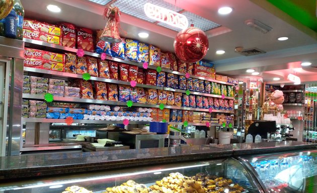 Foto de Panadería Y Pastelería Los Laureles C. A.