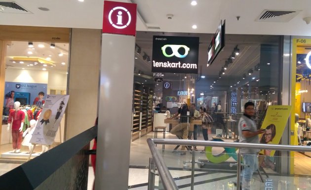 Photo of Lenskart.com at Phoenix Market City Mall, Kurla