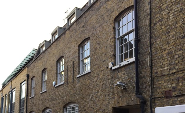 Photo of London College of Osteopathic Medicine