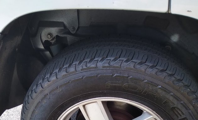 Photo of Nieves Tires