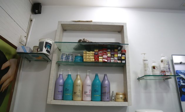 Photo of Salman Malik Unisex Salon