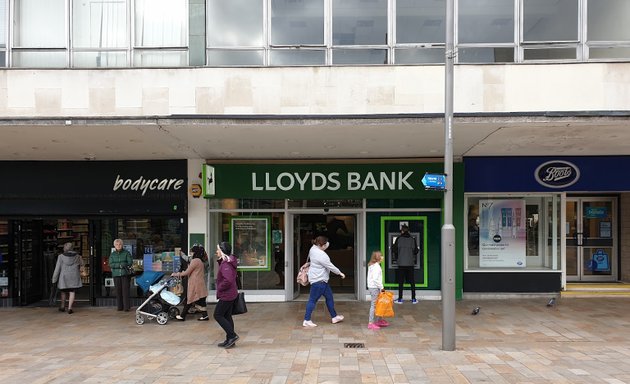 Photo of Lloyds Bank