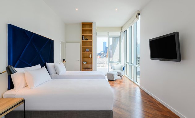 Photo of Adina Apartment Hotel Melbourne on Flinders