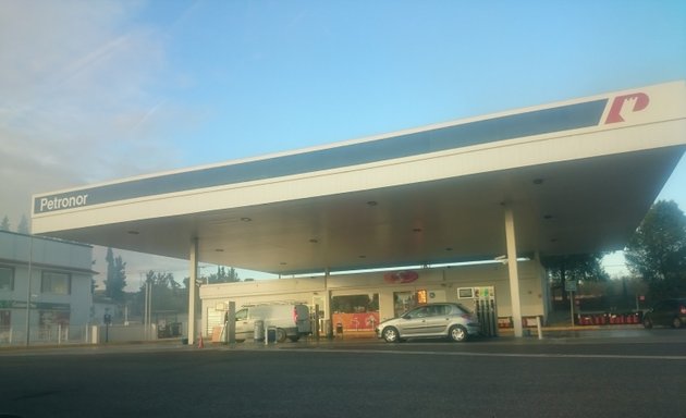 Foto de Estación de Servicio Petronor - Repsol