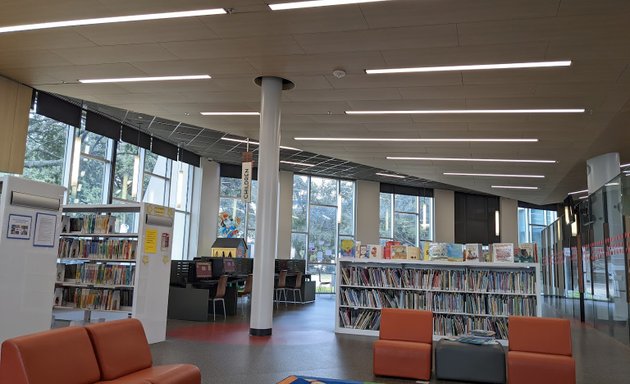 Photo of Jungman Neighborhood Library