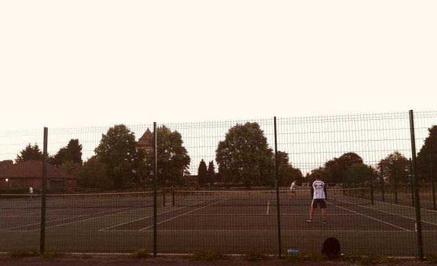 Photo of Tennis Courts, Luton Hoo Memorial Park